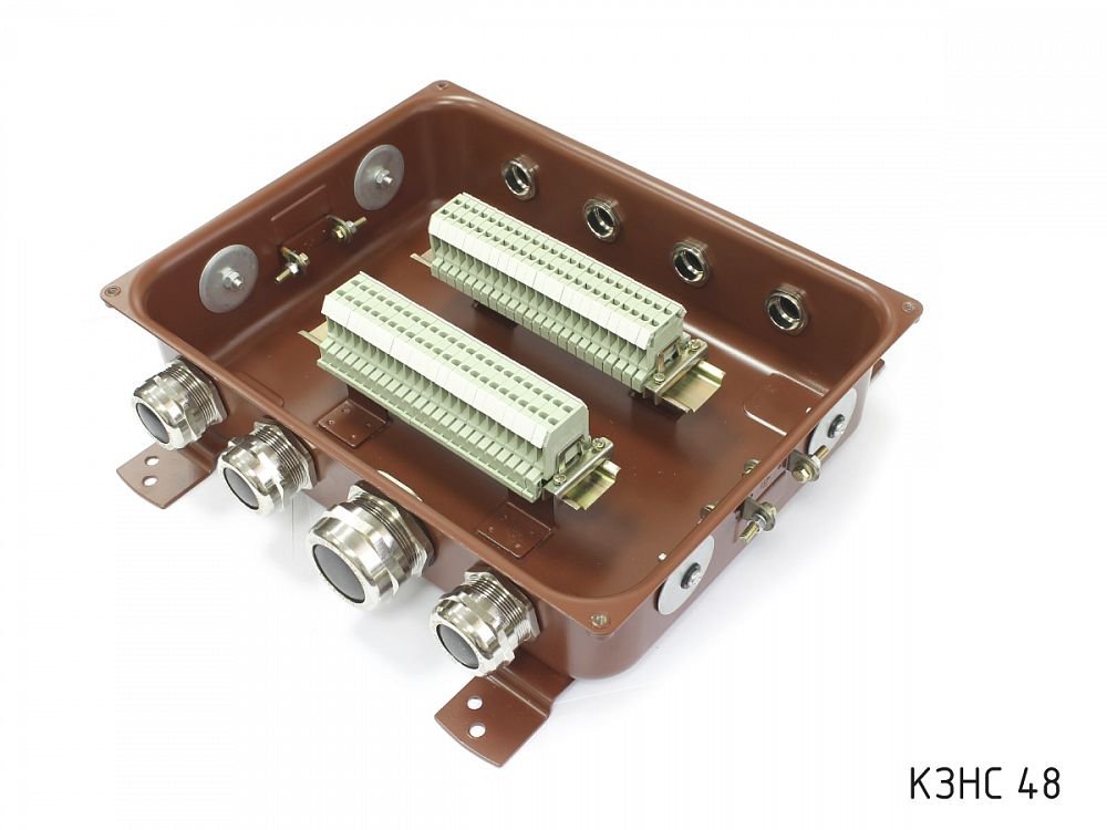 КЗНС-48 УХЛ 1,5 IP65 латунный ввод (zeta30350): Клеммная коробка с наборными зажимами